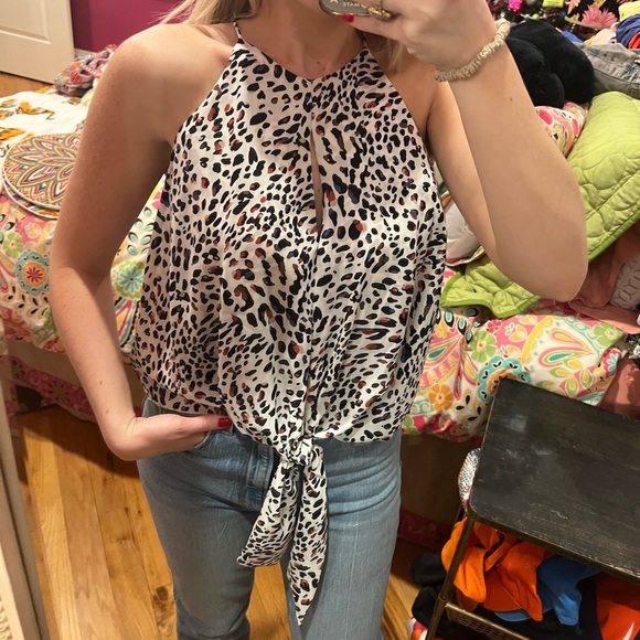 Cheetah print front tie tank top | White Tank | Cheetah Print - Picture 2 of 5